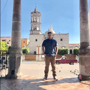 Meet your Posher, Cesar